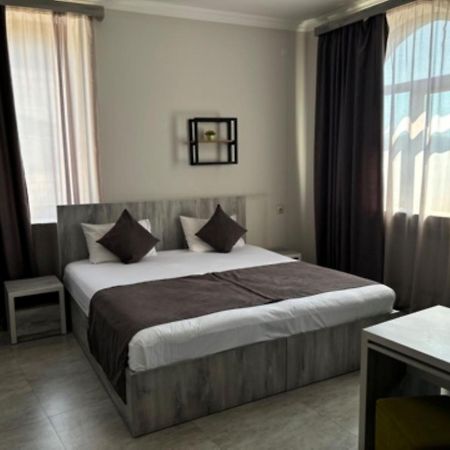 Hotel Menua Yerevan Ngoại thất bức ảnh