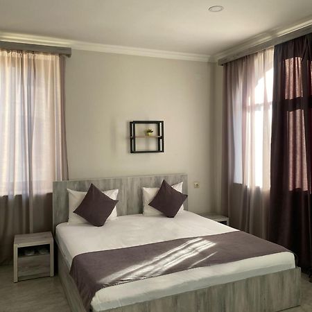 Hotel Menua Yerevan Ngoại thất bức ảnh