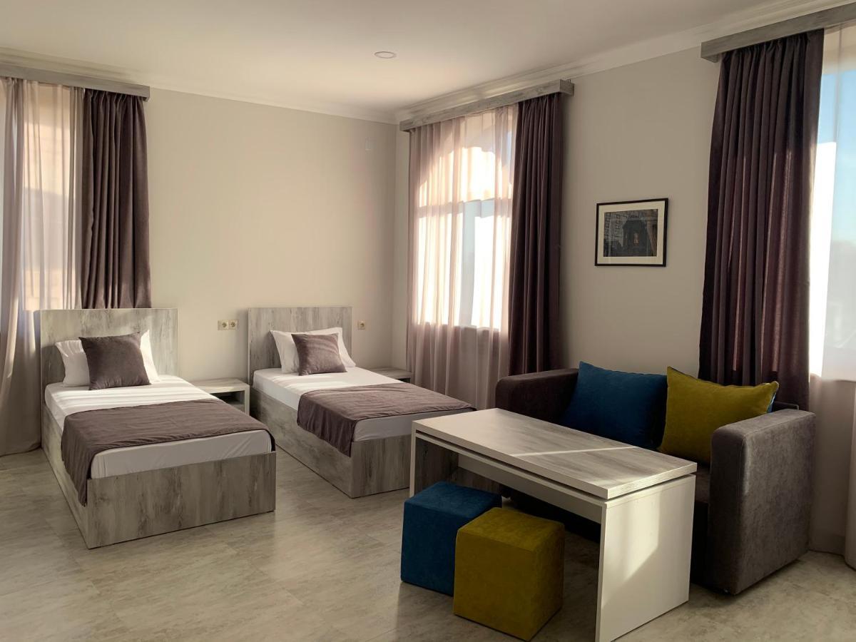 Hotel Menua Yerevan Ngoại thất bức ảnh