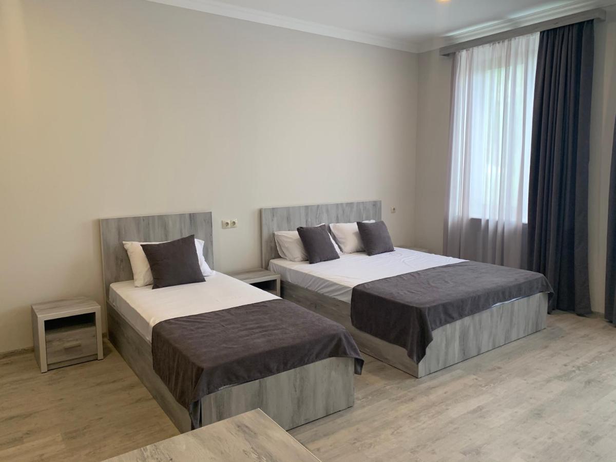 Hotel Menua Yerevan Ngoại thất bức ảnh