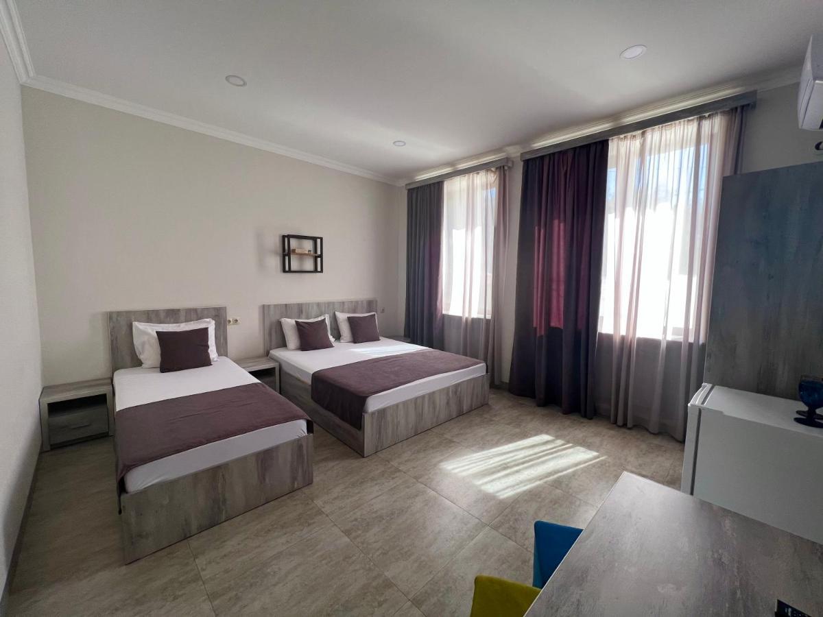 Hotel Menua Yerevan Ngoại thất bức ảnh