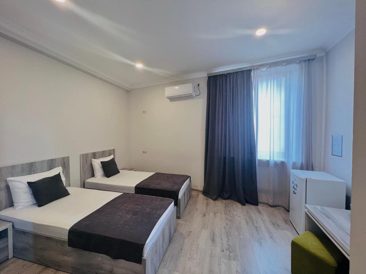 Hotel Menua Yerevan Ngoại thất bức ảnh