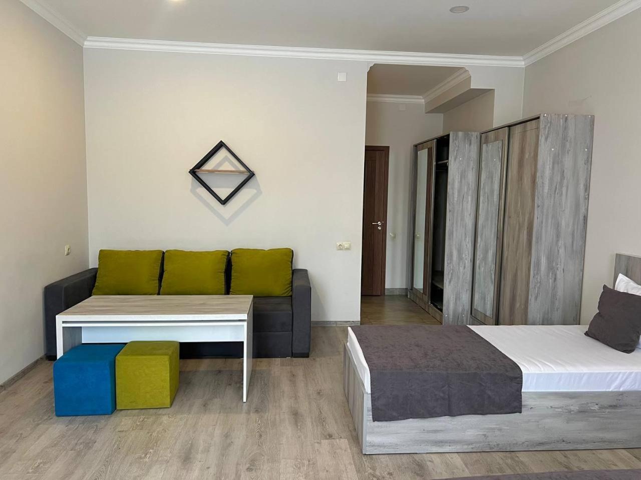 Hotel Menua Yerevan Ngoại thất bức ảnh