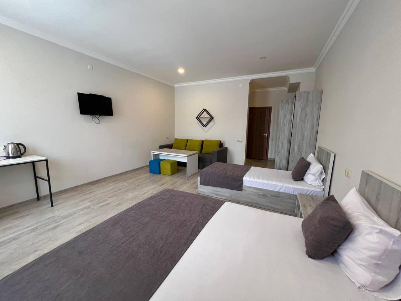 Hotel Menua Yerevan Ngoại thất bức ảnh