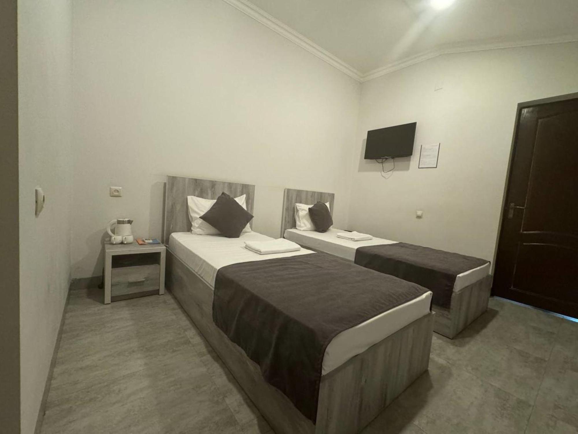 Hotel Menua Yerevan Ngoại thất bức ảnh