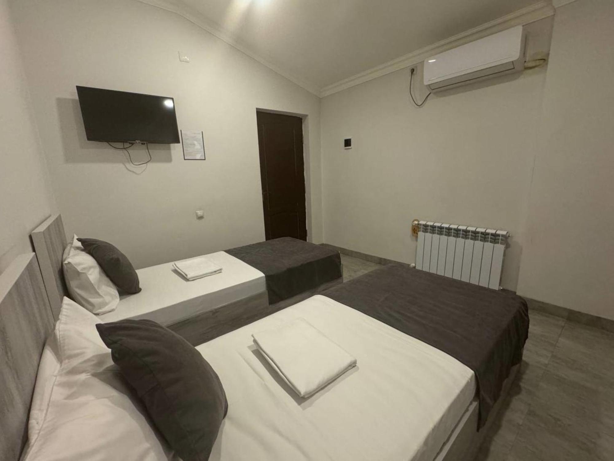 Hotel Menua Yerevan Ngoại thất bức ảnh