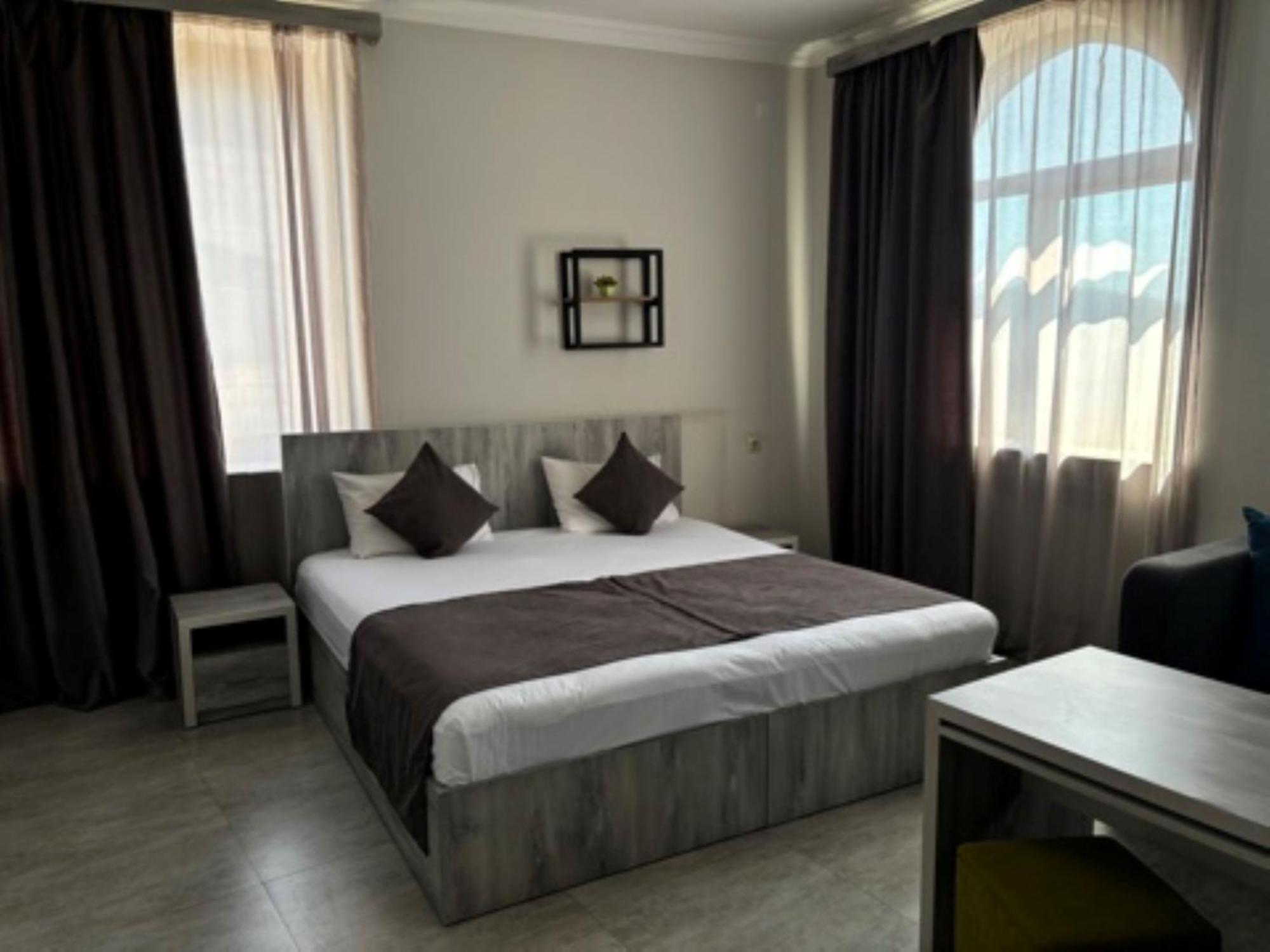 Hotel Menua Yerevan Ngoại thất bức ảnh