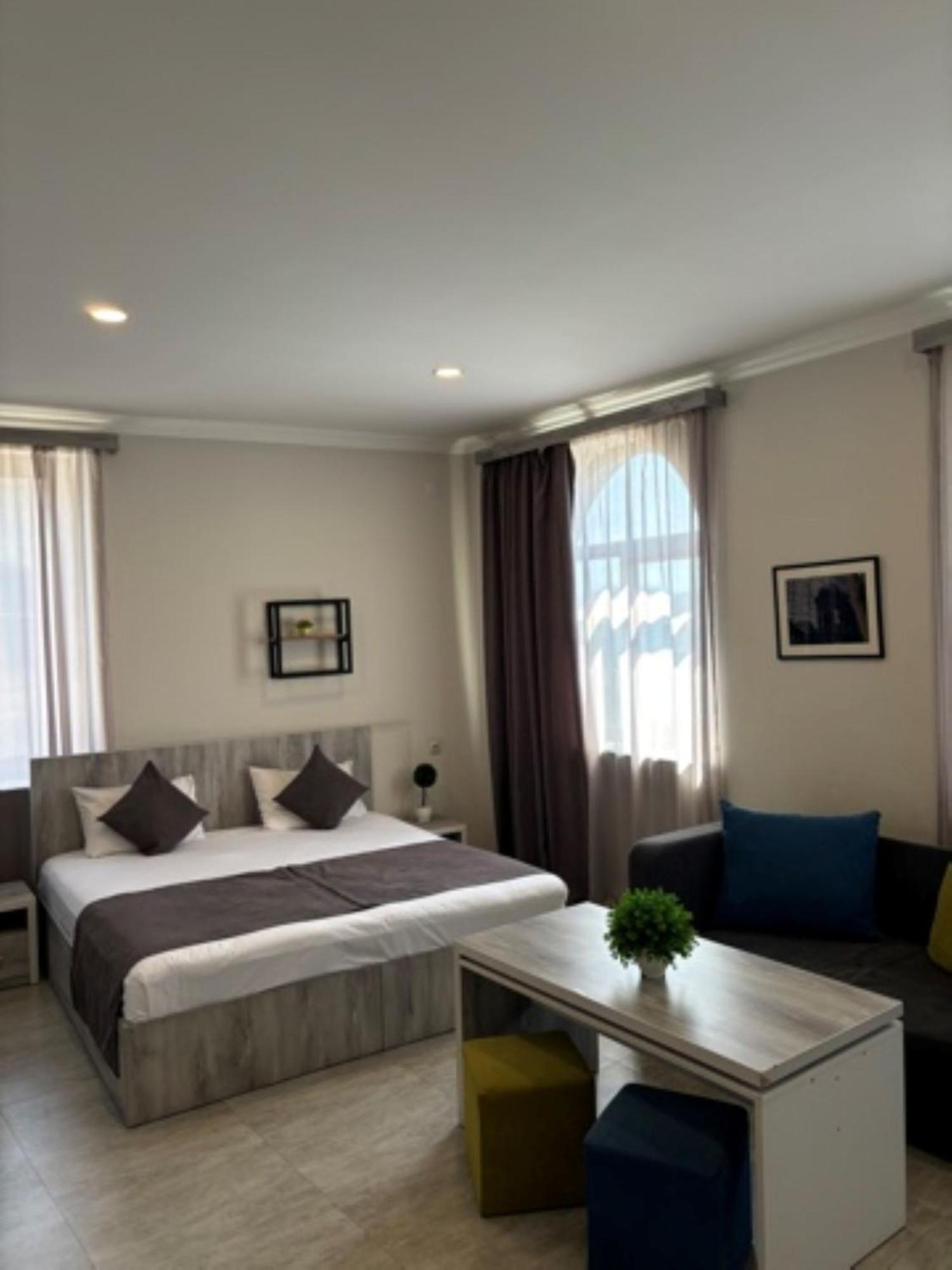 Hotel Menua Yerevan Ngoại thất bức ảnh