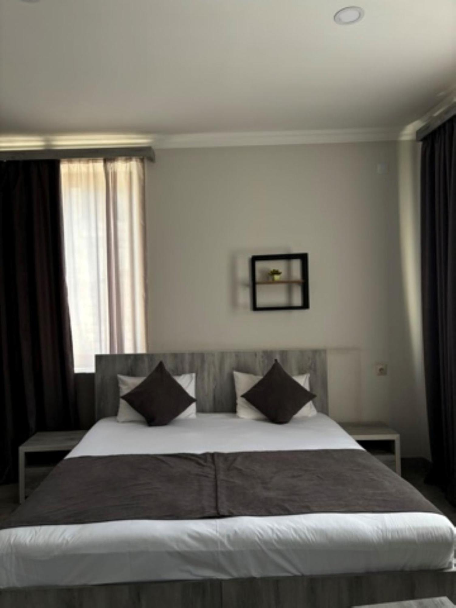 Hotel Menua Yerevan Ngoại thất bức ảnh