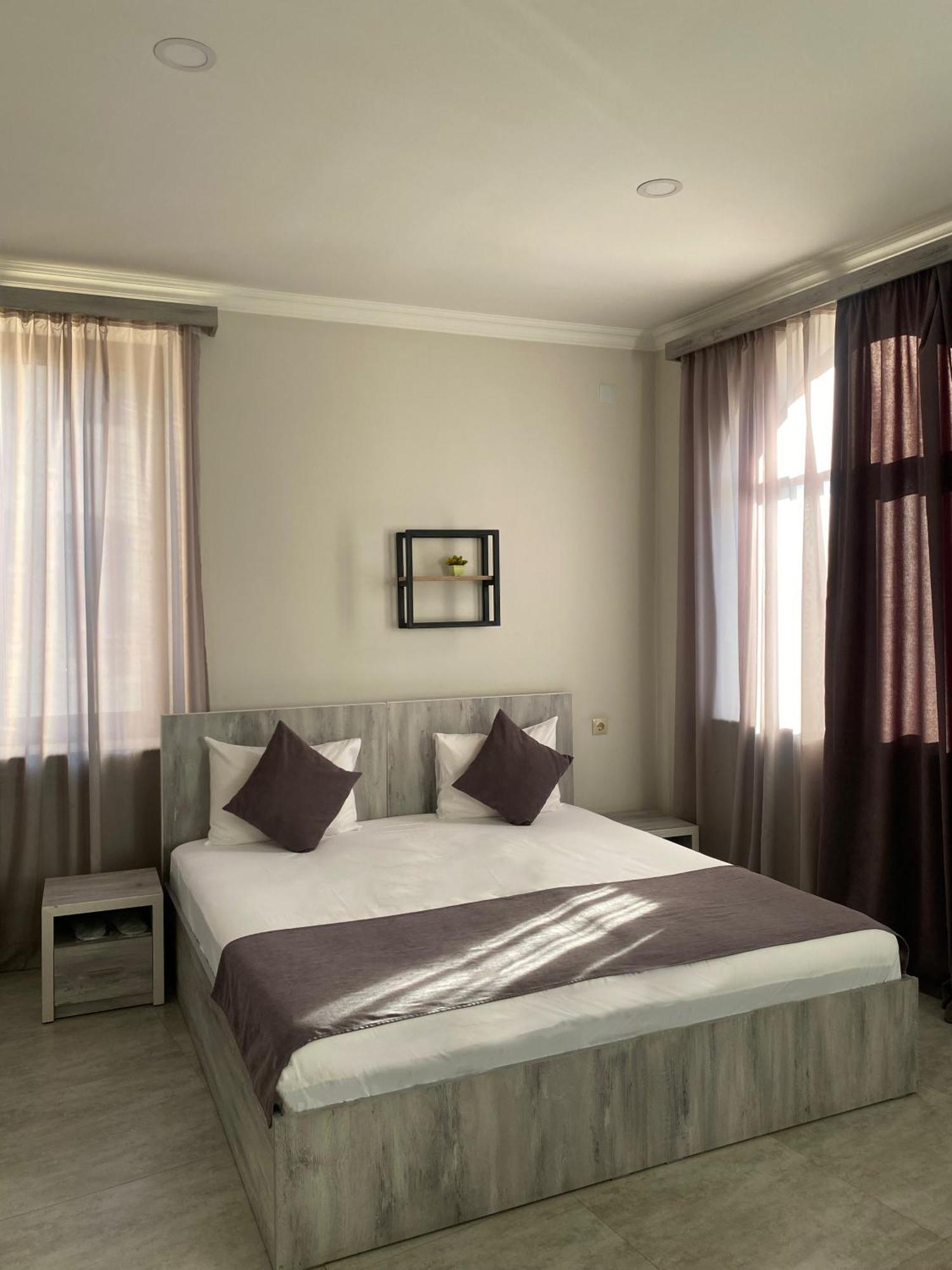 Hotel Menua Yerevan Ngoại thất bức ảnh